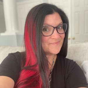 Meet your Posher, Dana